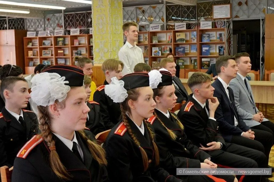 Фото: Тридцать лет Основному Закону Беларуси – что знает и как понимает Конституцию молодёжь Гомеля?