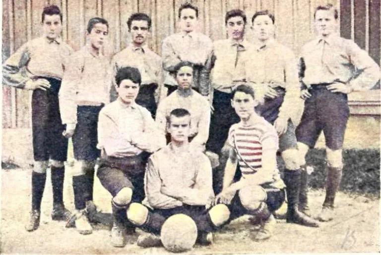 Фото: Стирая белые пятна... Гомельский журналист нашёл уникальный снимок первой футбольной команды Беларуси