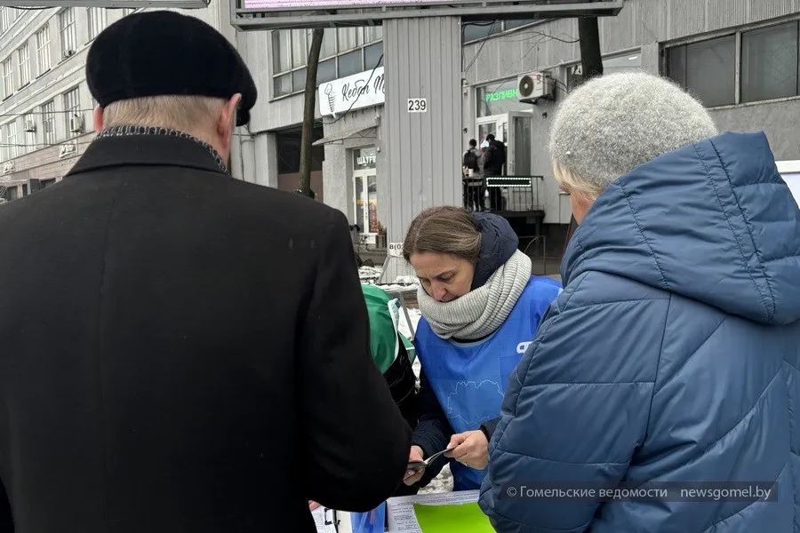 Фото: За наше будущее: в Гомеле продолжается сбор подписей за кандидатов в Президенты