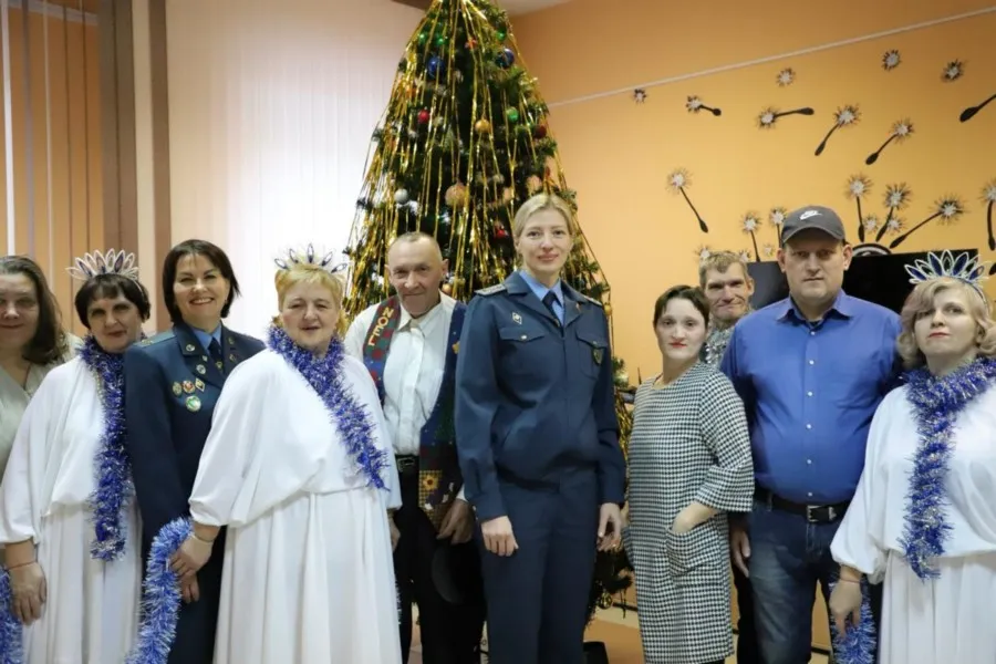 Фото: Гомельские таможенники подарили праздник постояльцам дома-интерната