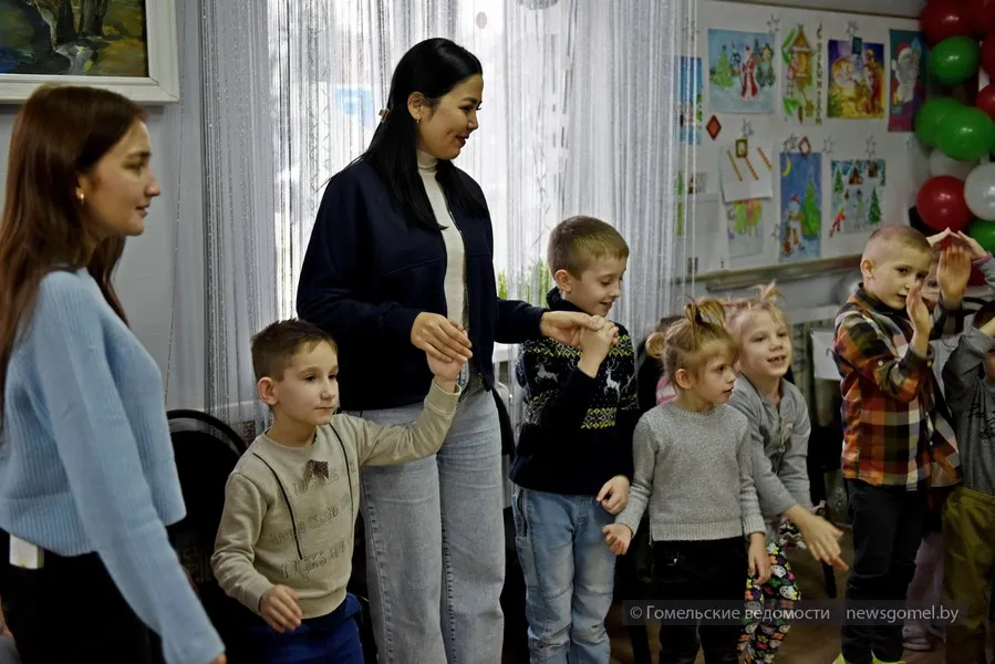 Фото: Подарки и хорошее настроение: в гости к воспитанникам СПЦ приехали волонтёры госуниверситета имени Ф. Скорины