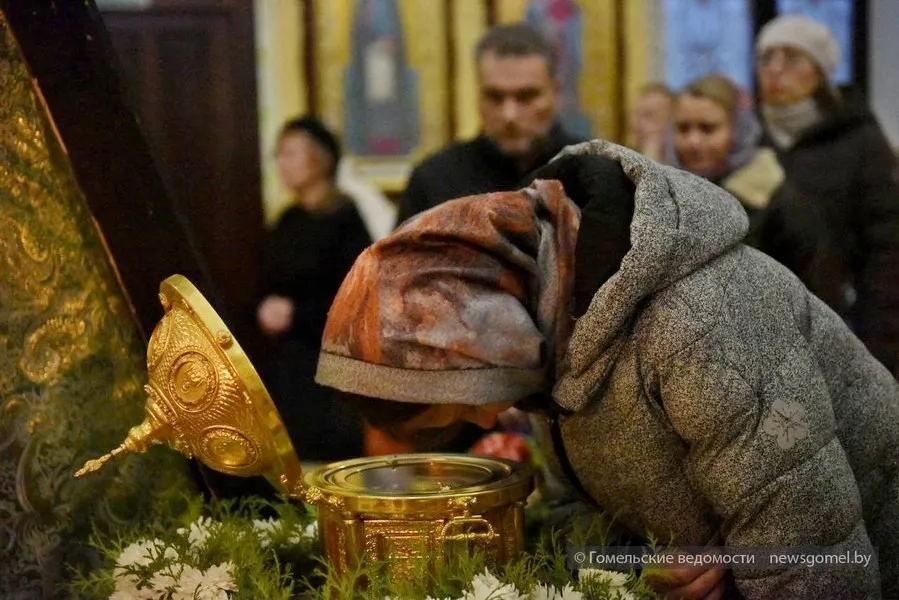 Фото: С поклоном к святой: в Гомель прибыл ковчег с частицей мощей блаженной старицы Матроны Московской