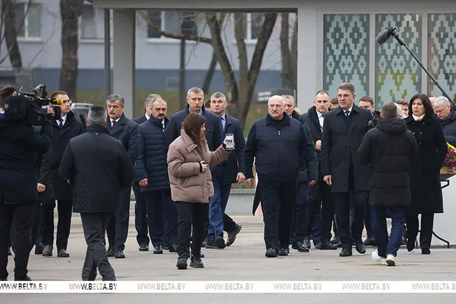 Фото: Велодорожки, стадионы, лыжероллерные трассы. Александру Лукашенко доложили о будущем спортивного Минска