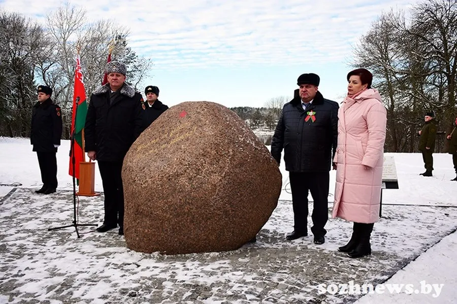 Фото: Их подвиг бессмертен. В деревне Скиток прошло торжественное открытие обновлённого памятного знака