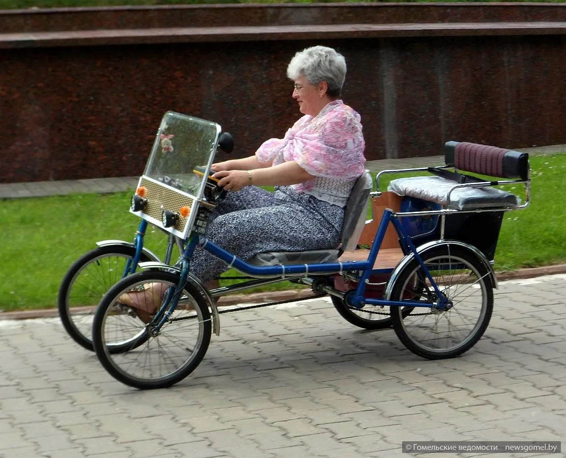 Самодельные бабушки. Трёхколёсный велосипед взрослый. Веломобиль из велосипеда. Веломобиль для инвалидов. Трёхколёсный велосипед для пожилых.