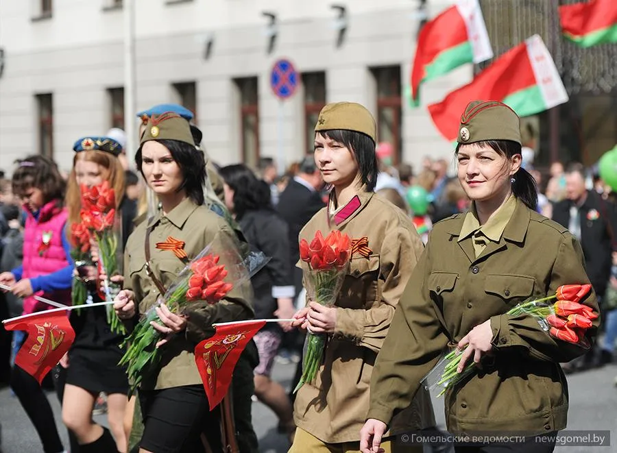 Белорусская 9 мая. С днем Победы Беларусь. С днём Победы 9 мая Беларусь. Беларусь парад Победы. Девятое мая в Белоруссии.