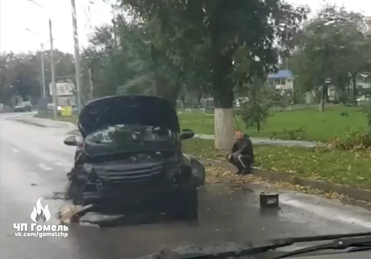 В Гомеле у автомобиля на ходу оторвалось колесо | Новости Гомеля