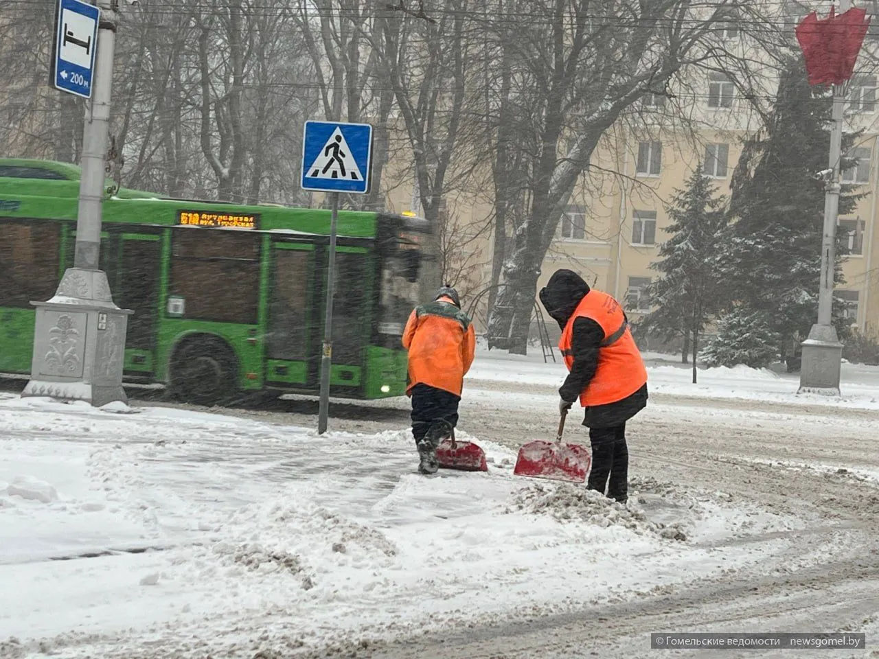 Гомель продолжает убирать снег | Новости Гомеля